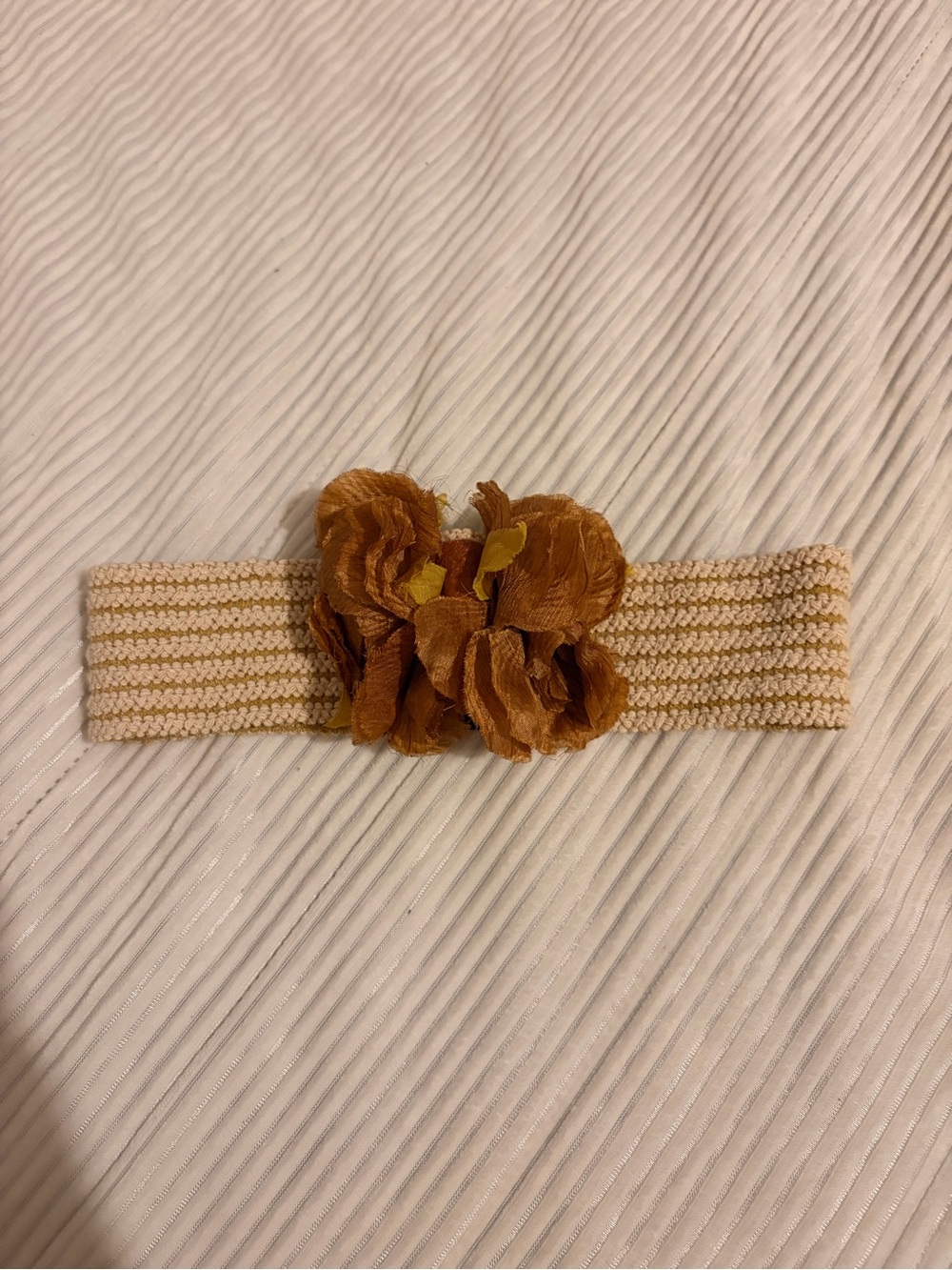Source Unknown Beige Knit Headband with Brown Flower